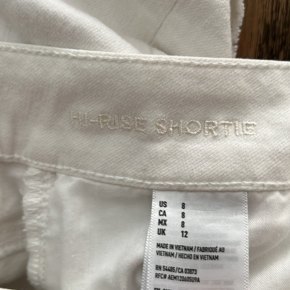 American Eagle White Shorts Sz 8 - Picture 4 of 4